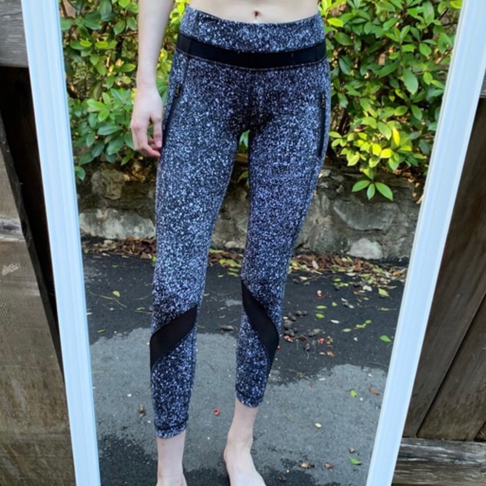 LULULEMON Women’s Yoga Leggings Size 8